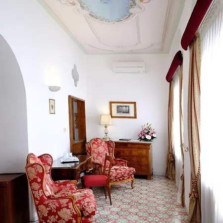 酒店 卢纳康文特酒店 4*