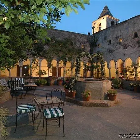 卢纳康文特酒店 酒店 4*