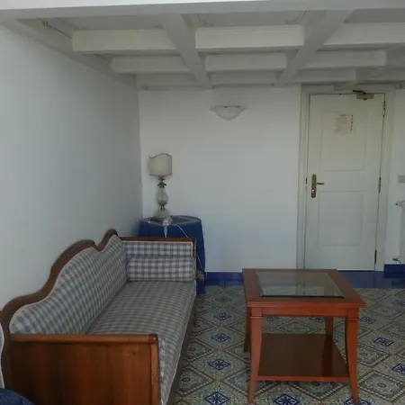 卢纳康文特酒店 酒店 4*