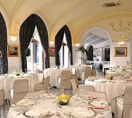 Luna Convento Hotel 4*