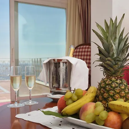 호텔 루나 콘벤토 4*